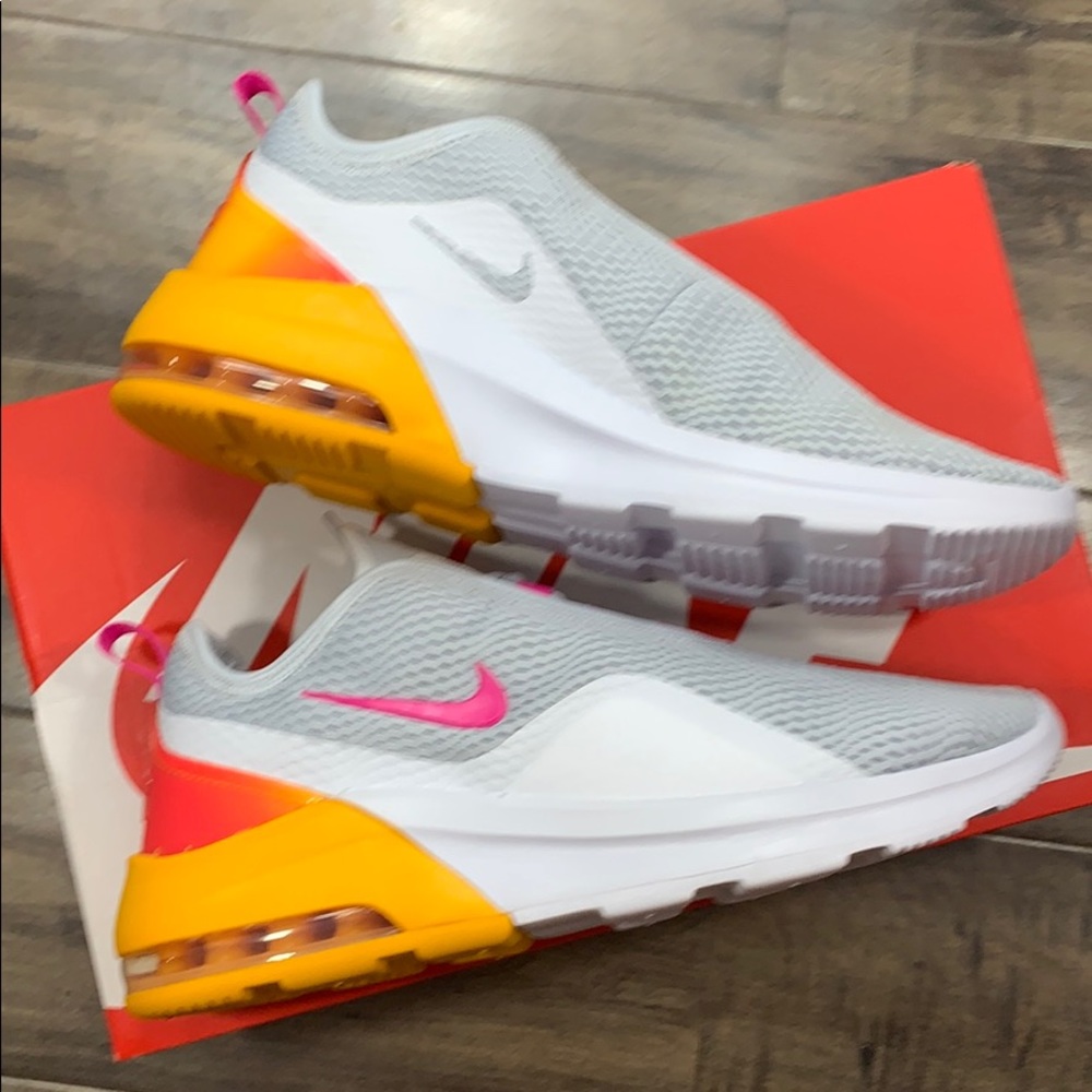 NIKE WMNS AIR MAX MOTION 2 pure platinum/laser - Picture 6 of 16